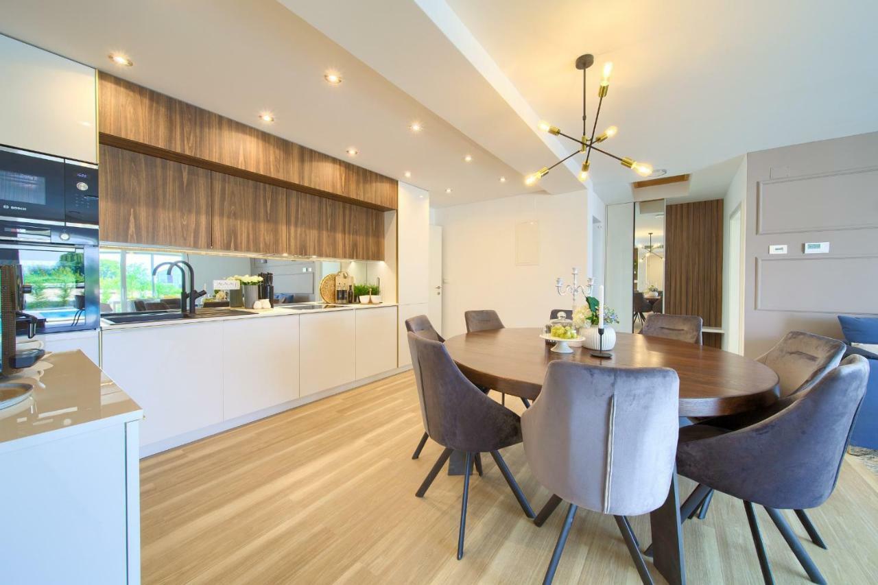 Holiday Home Elegant Vrh  외부 사진