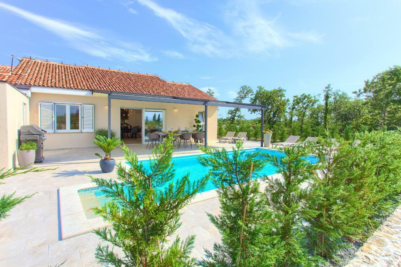 Holiday Home Elegant Vrh  외부 사진