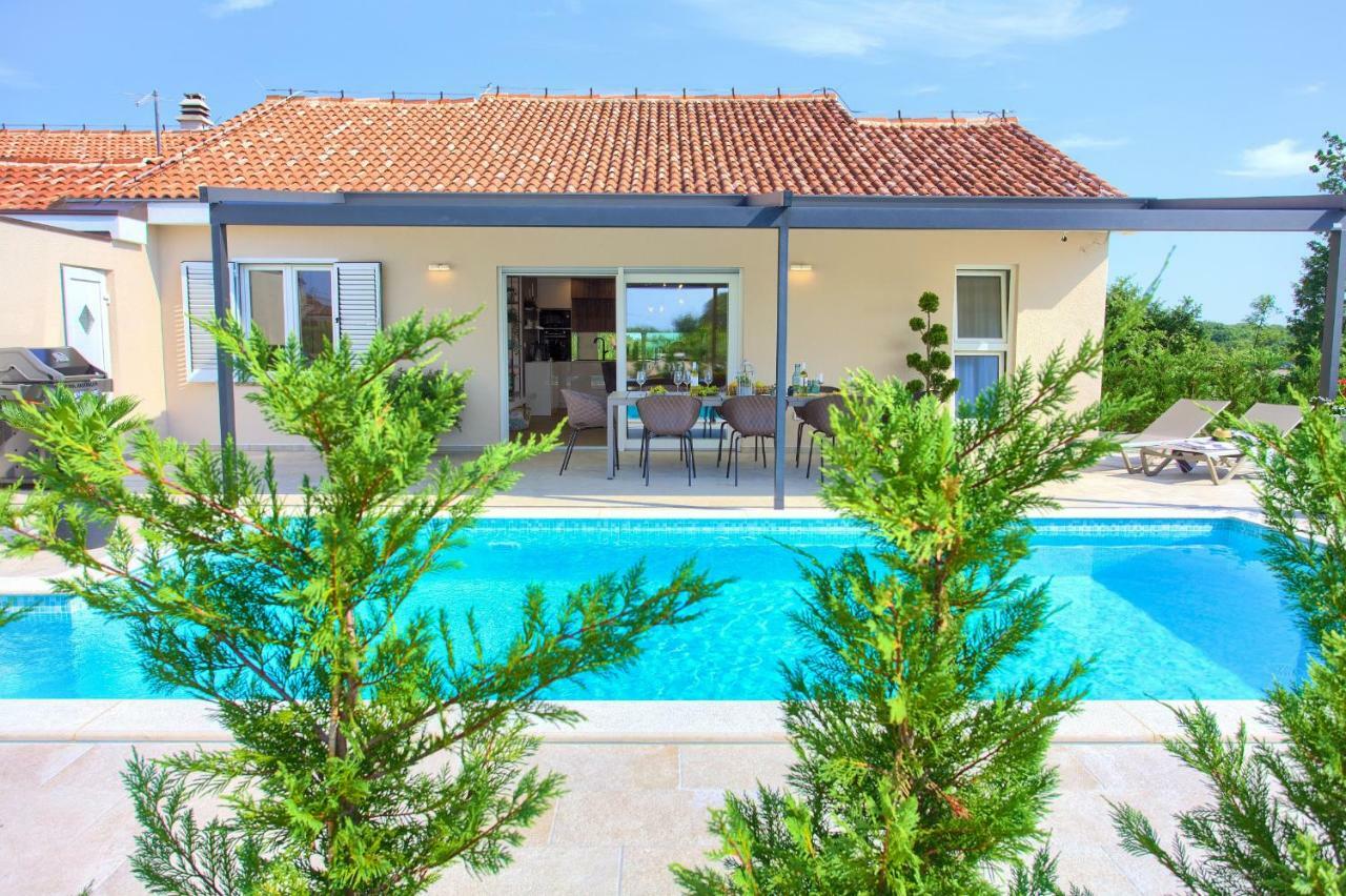 Holiday Home Elegant Vrh  외부 사진