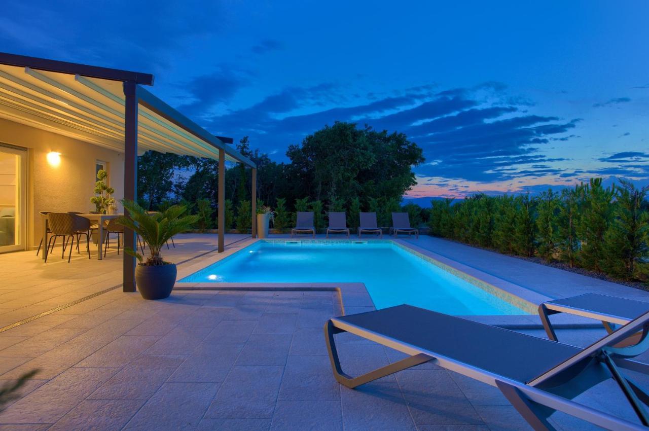 Holiday Home Elegant Vrh  외부 사진