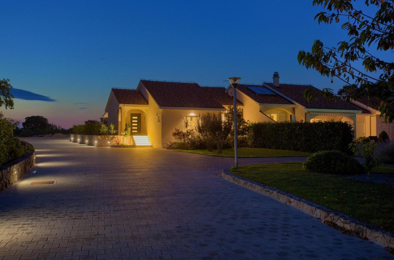 Holiday Home Elegant Vrh  외부 사진