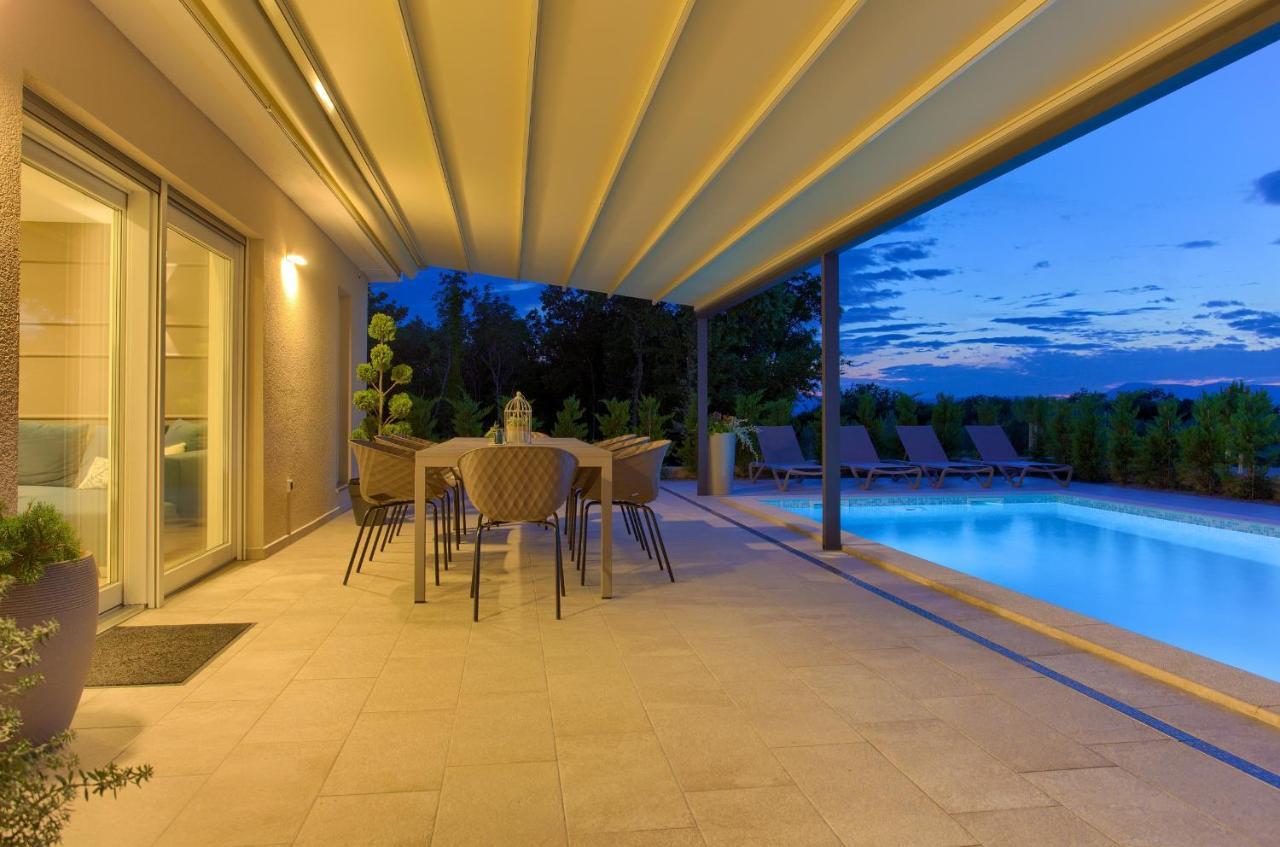 Holiday Home Elegant Vrh  외부 사진