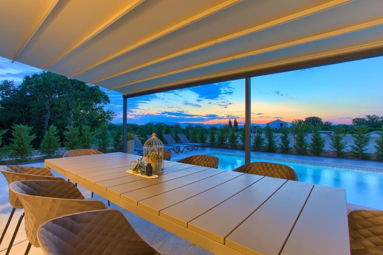 Holiday Home Elegant Vrh  외부 사진